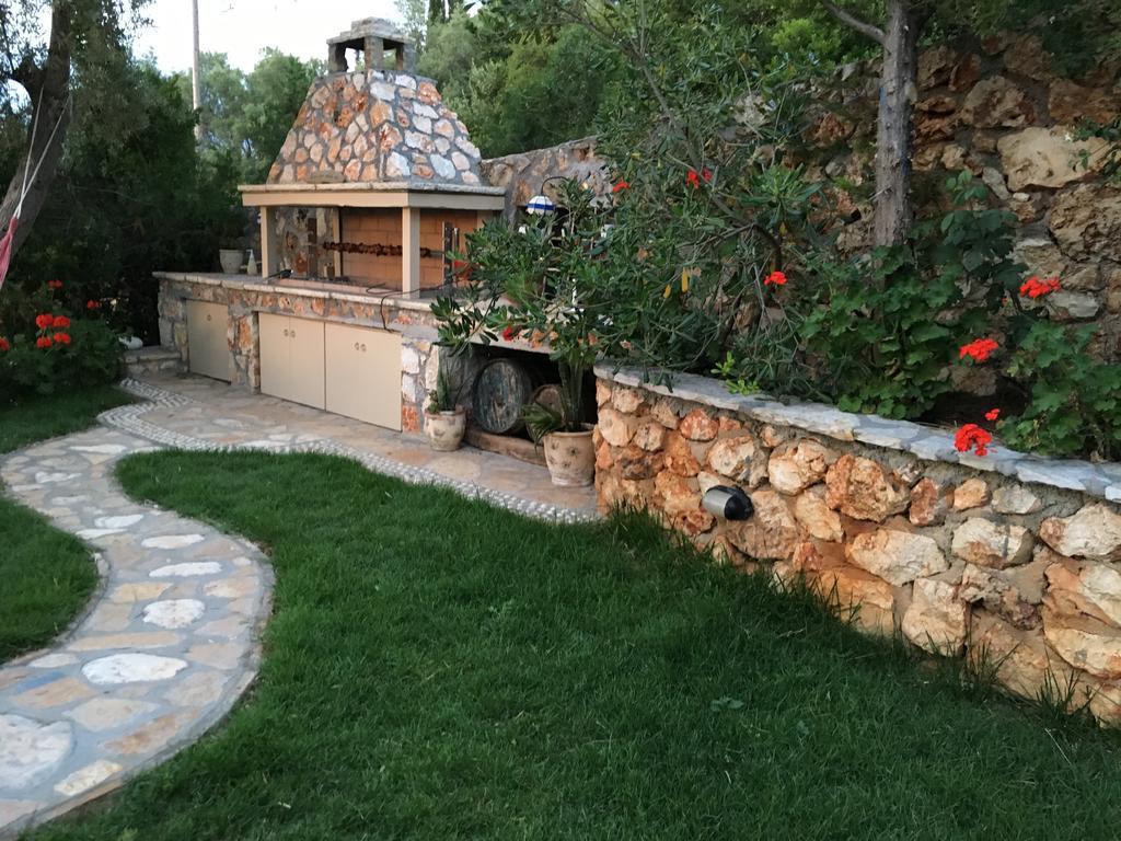 Villa Elenia Tsoukaladhes Exterior photo